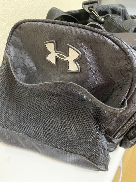 スポーツバック　ボストンバック　アンダーアーマ　トラベルバック