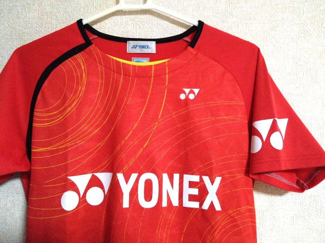 YONEXヨネックス　ウィメンズ　非売品希少　レッド系ゲームウェア　L