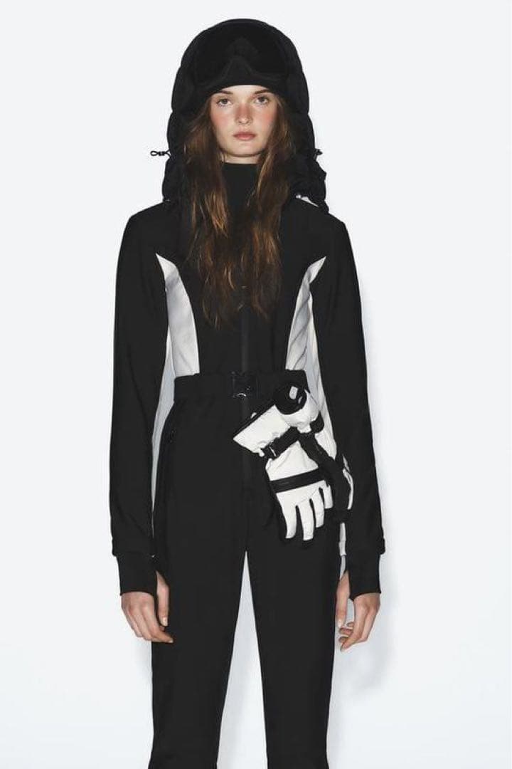新品 ZARA 定価31,990円 フード付 ジャンプスーツ XS 1点限り♪