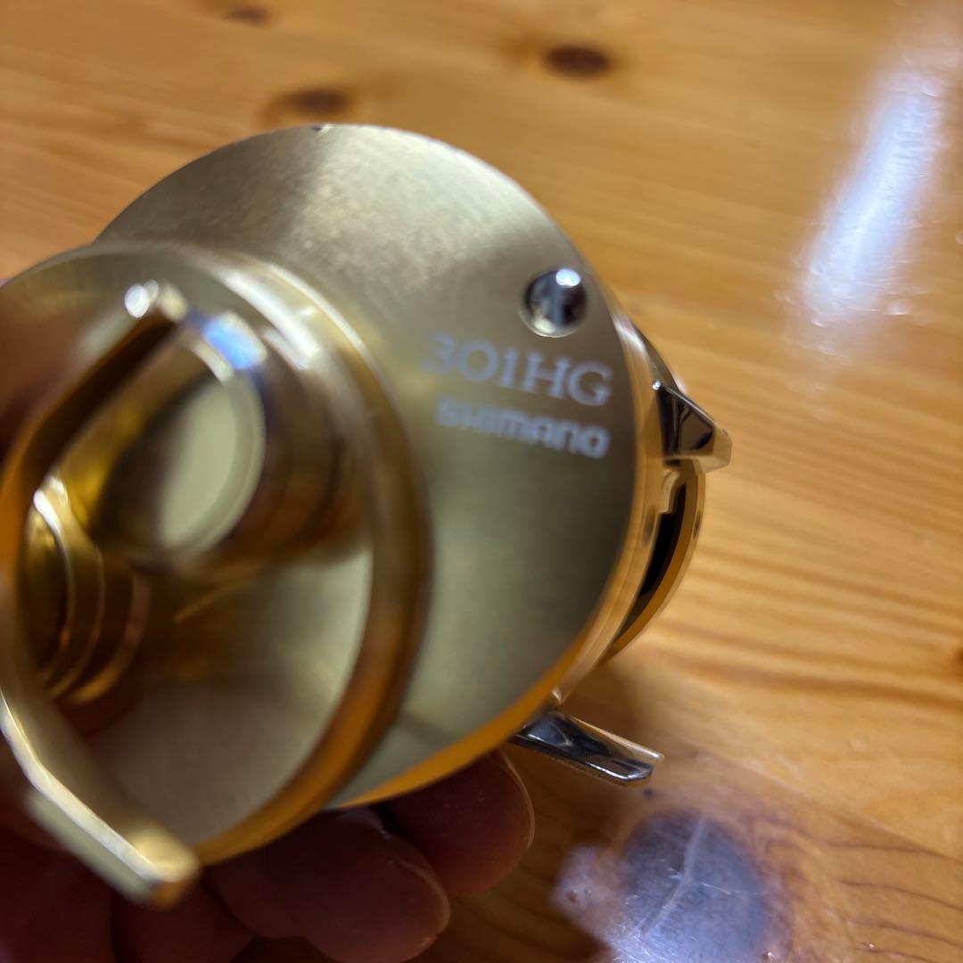 Shimano オシアコンクエスト301HG 両軸リール ゴールド