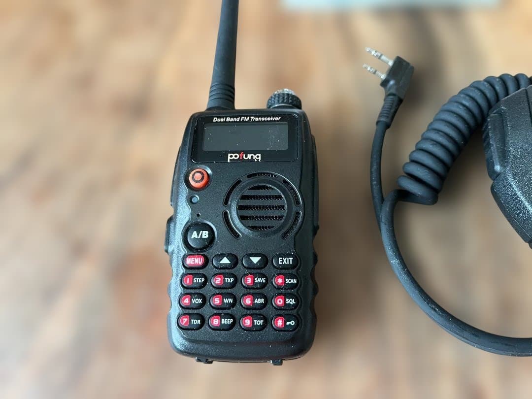 BAOFENG A-52 デュアルバンドトランシーバー