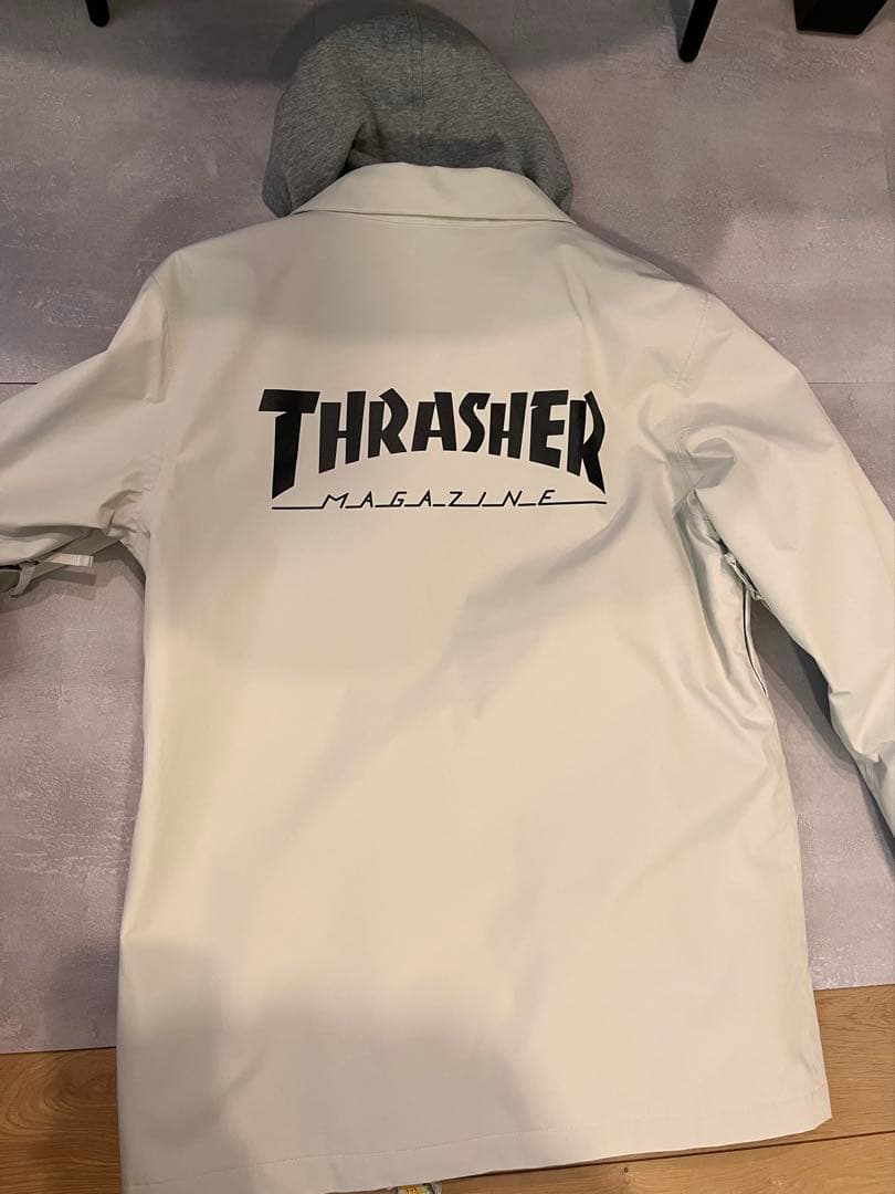 THRASHER フード付きジャケット ホワイト