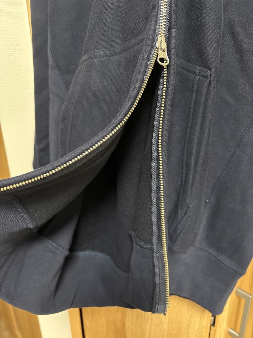 新品　IFC パーカー