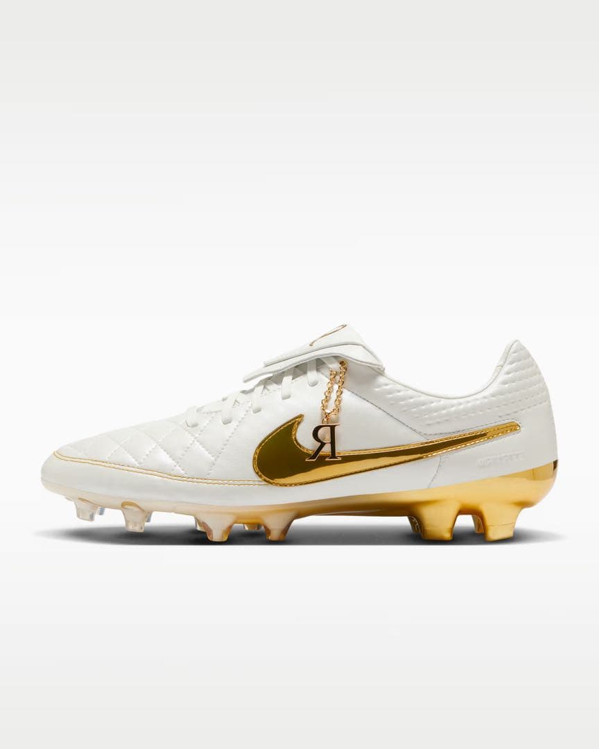 Nike ナイキ　ティエンポ　レジェンド　ロナウジーニョ　サッカースパイク