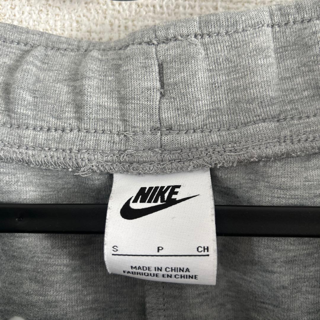 NIKE テックフリース 廃盤