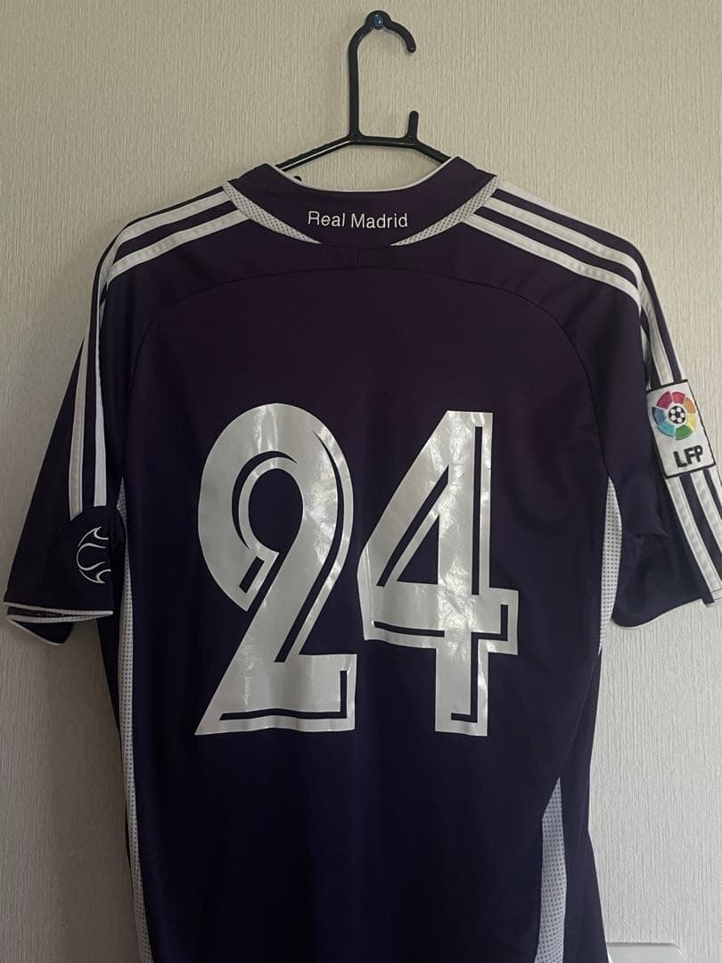 adidas Real Madrid シャツ 紫色 24番
