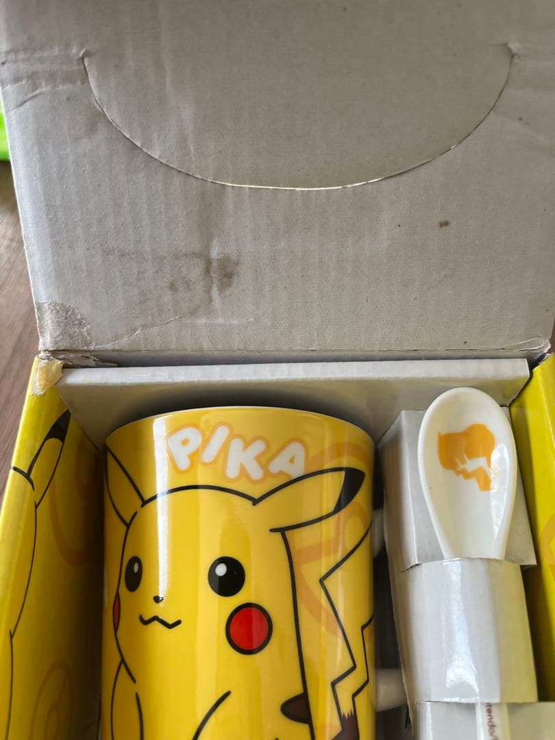 ピカチュウ ポケモン ポケットモンスター スプーン付きマグカップ 未使用