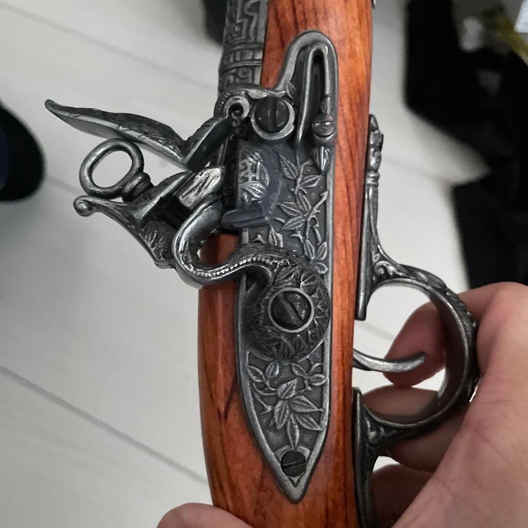 フリントロック式銃（観賞用・非可動式）