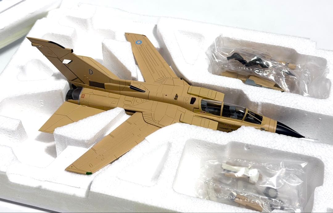 ホビーマスター 1/72 トーネードTornado GR.1 \"Debbie\"