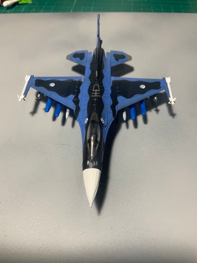 1/144スケール、プラッツF2A戦闘機オーシア空軍仕様
