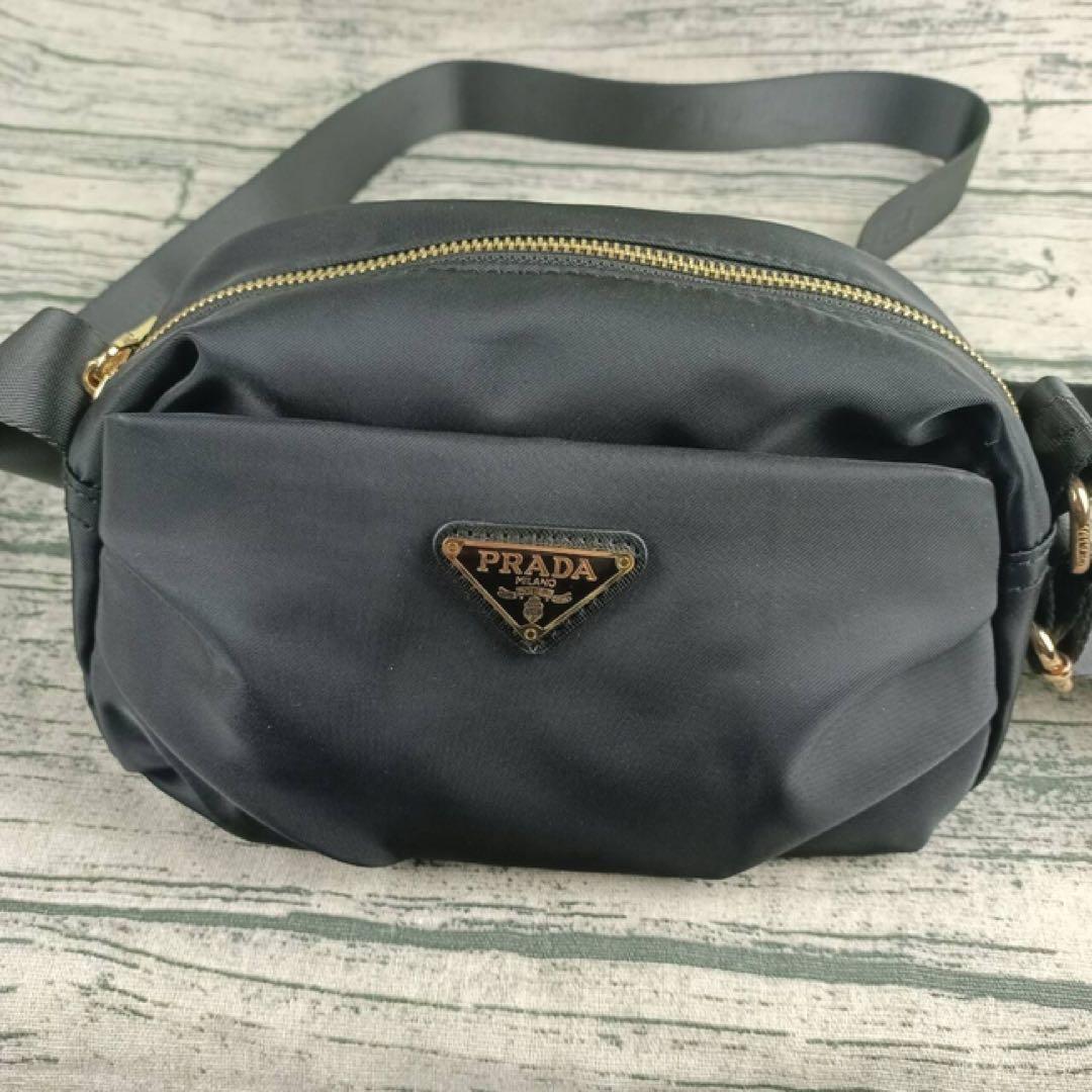 PRADA ノベルティ ブラック ショルダーバック ナイロン p2