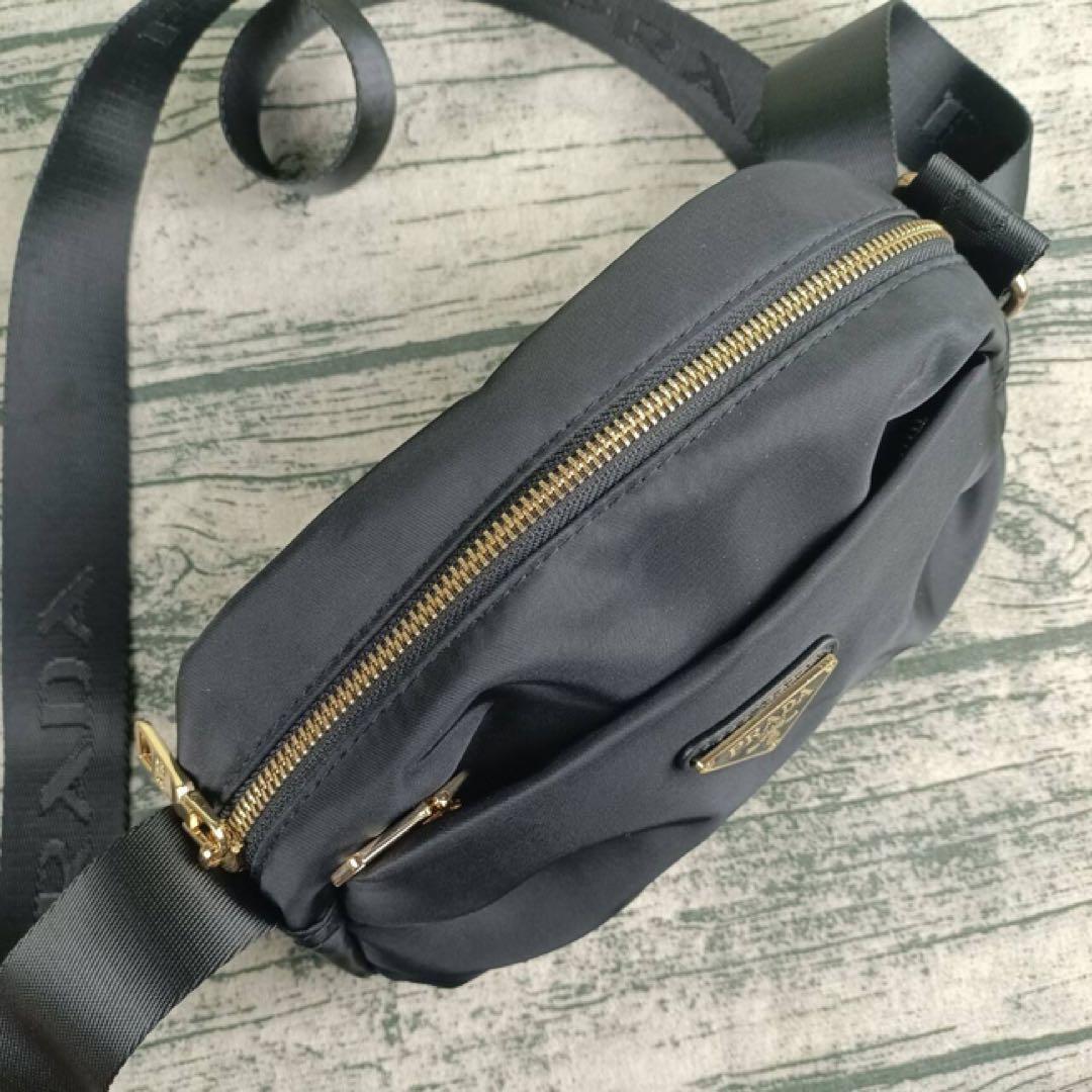PRADA ノベルティ ブラック ショルダーバック ナイロン p2