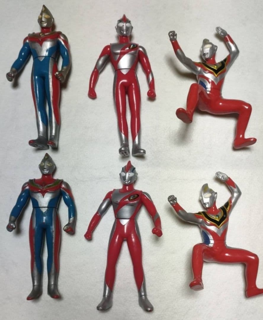 ウルトラマン・怪獣・キングギドラ(ゴジラ)恐竜１体のソフビの約60体まとめ売り