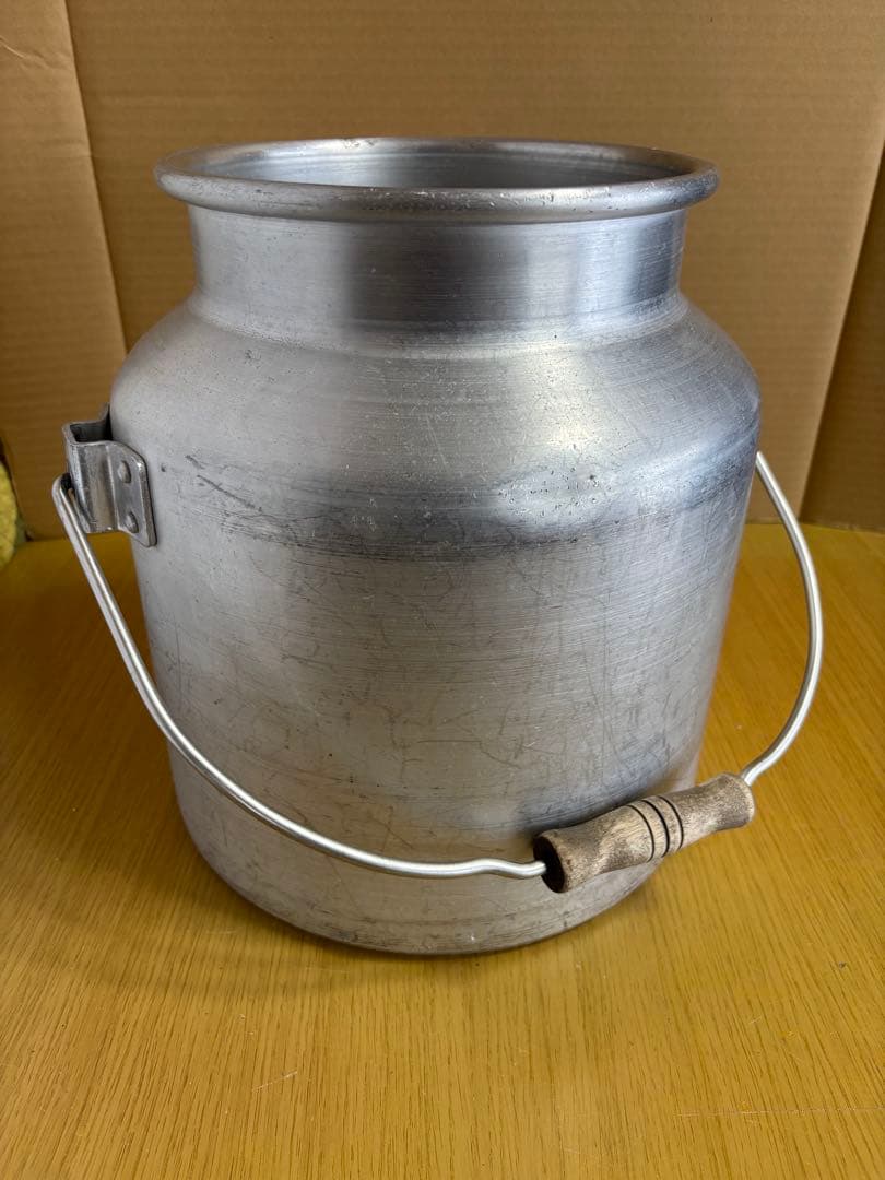 昭和レトロ　ミルク缶　アンティーク・オブジェ（１）
