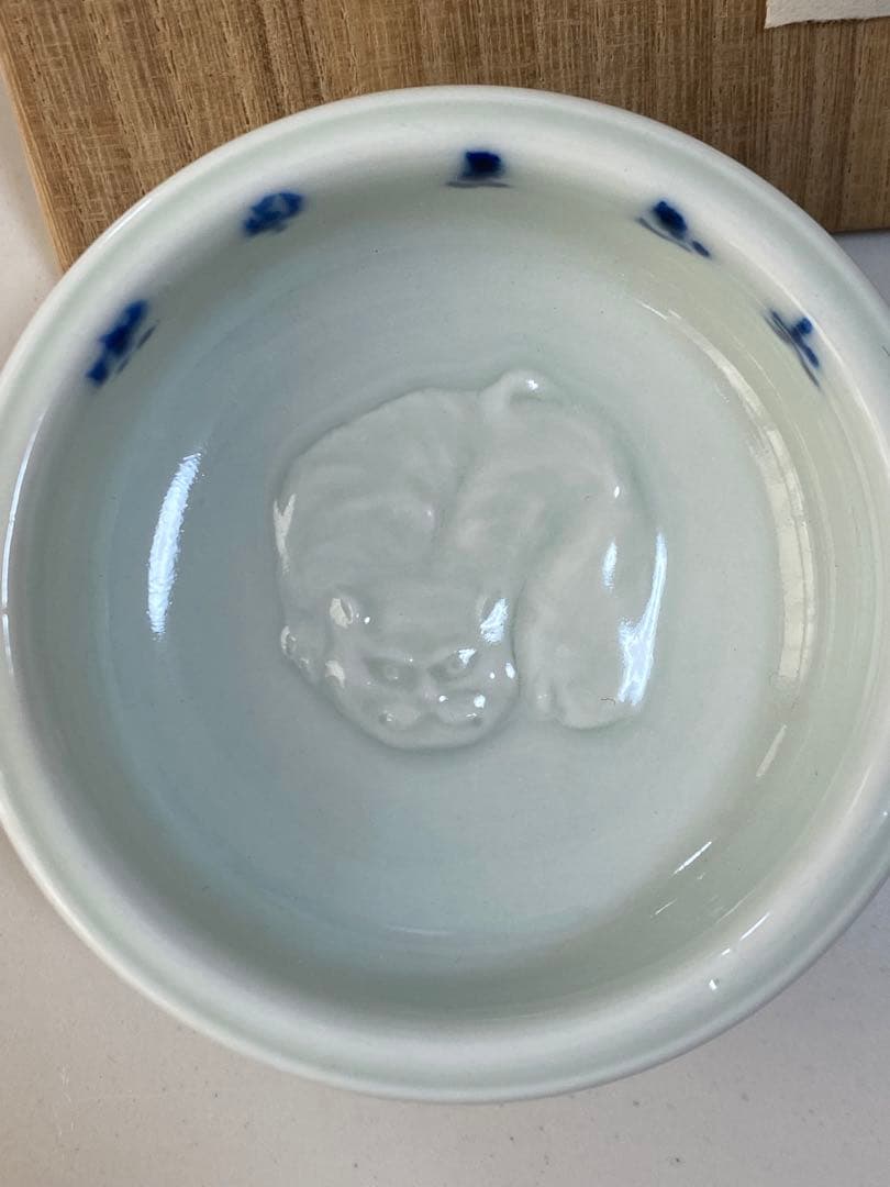 真葛香山作 (大正三年甲寅 ) 虎像彫平盃