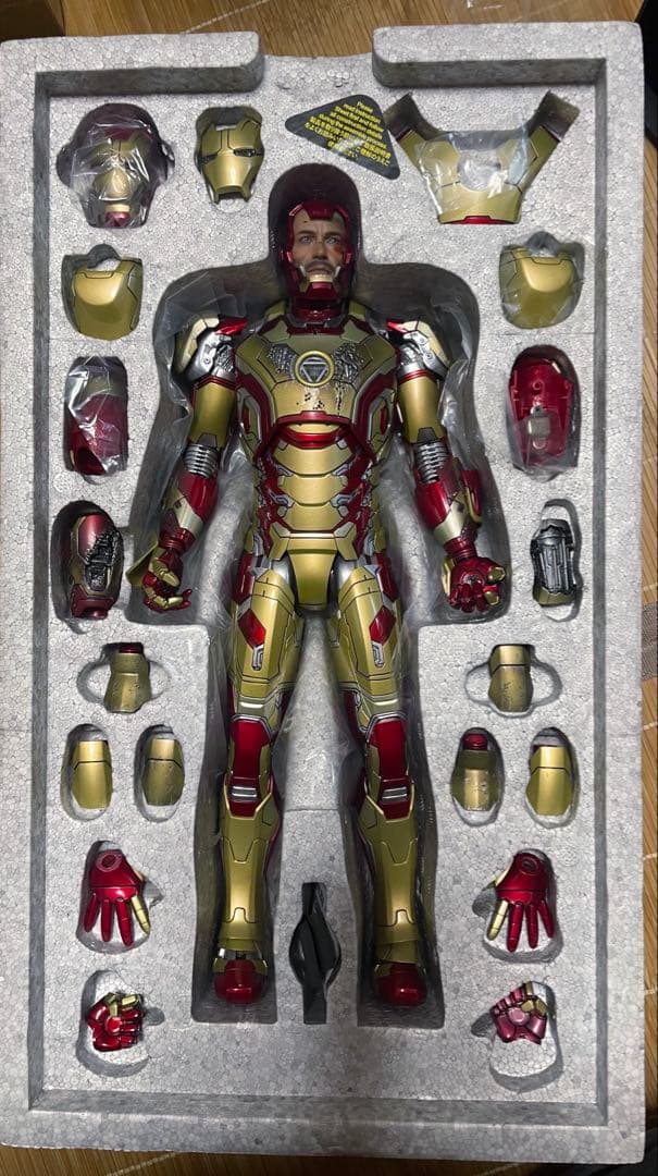 ホットトイズ　アイアンマン3マーク42 ダイキャスト
