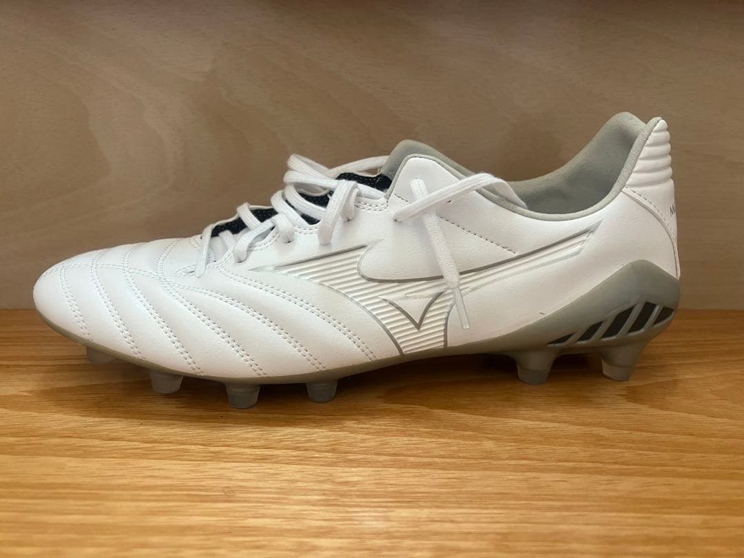 Mizuno サッカースパイク　モナルシーダネオ　27.5cm ホワイトシルバー