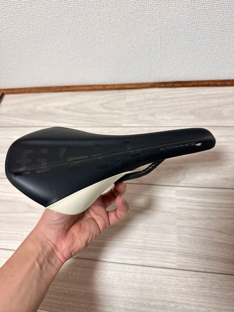 Fizik Antares Carbon 145mm サドル