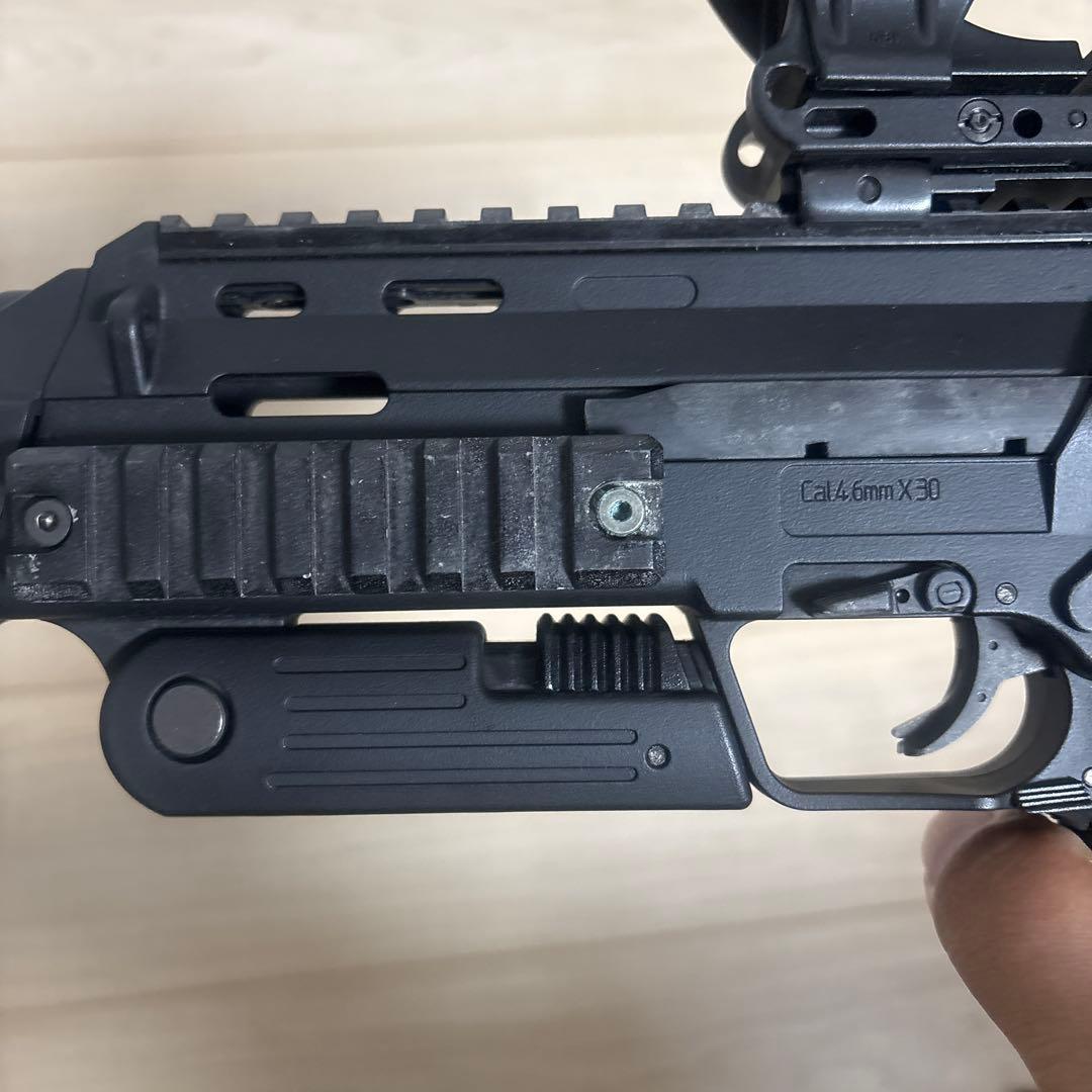 東京マルイ　電動ガン　mp7 ブラック マガジン2本とリポバッテリー付き