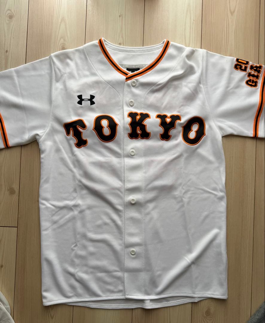 読売ジャイアンツ　ユニフォーム　高梨雄平