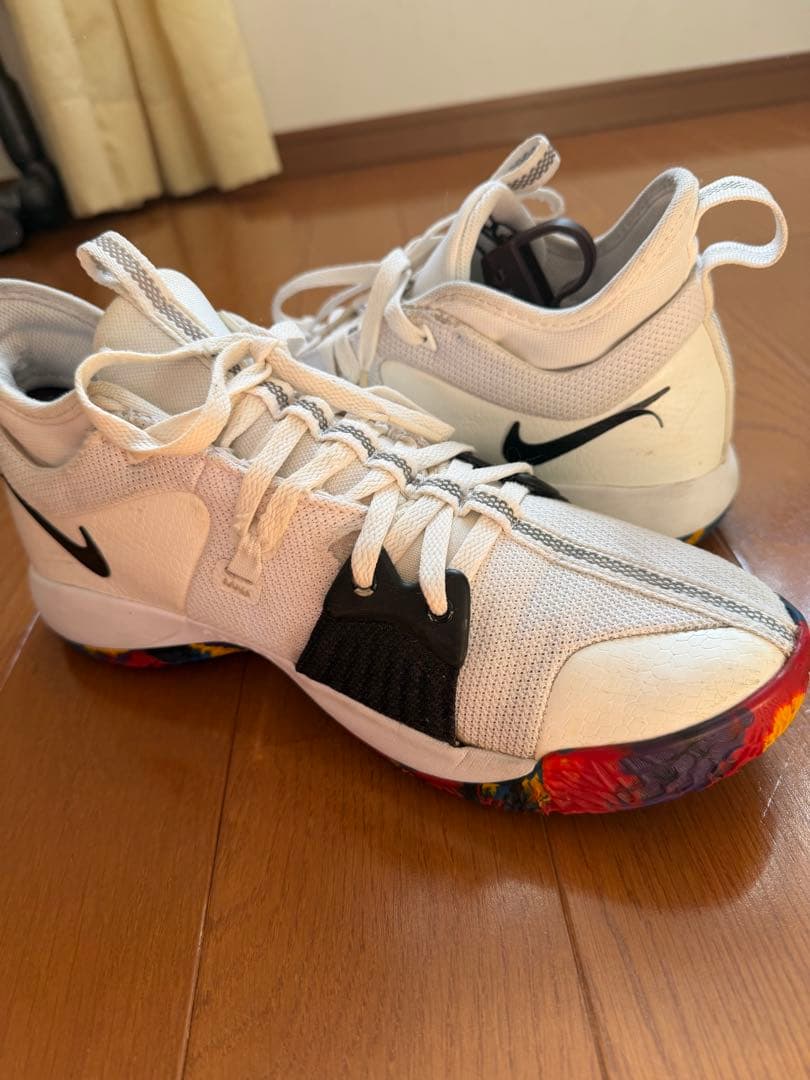 Nike バスケットボールシューズ ホワイト/マルチカラー
