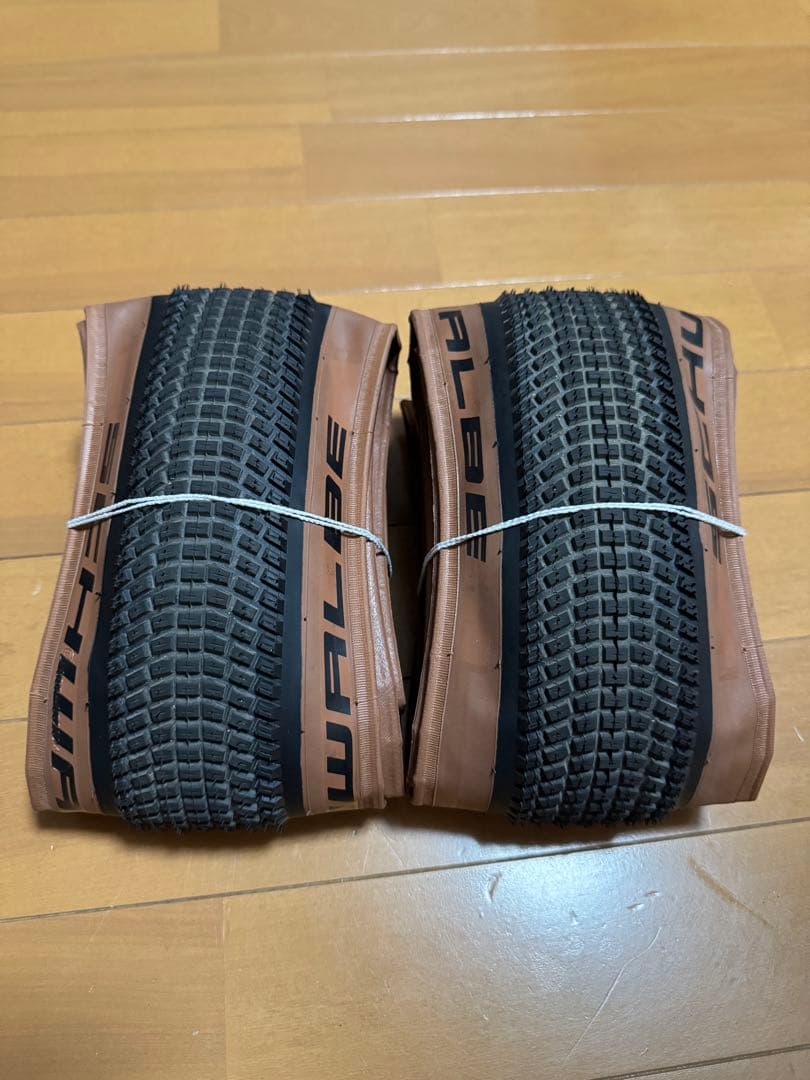 SCHWALBE BILLY BONKERS ブラウンタイヤ 24インチ
