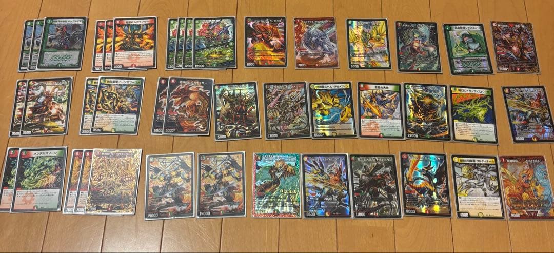 デュエルマスターズカード　3デッキ3デッキ分のスリーブデッキケース1つ
