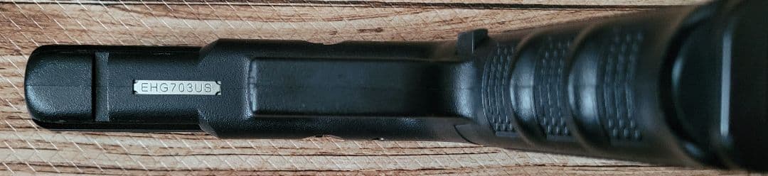 電動ガン GLOCK 18C　マガジン３個、アタッチメントレイル付
