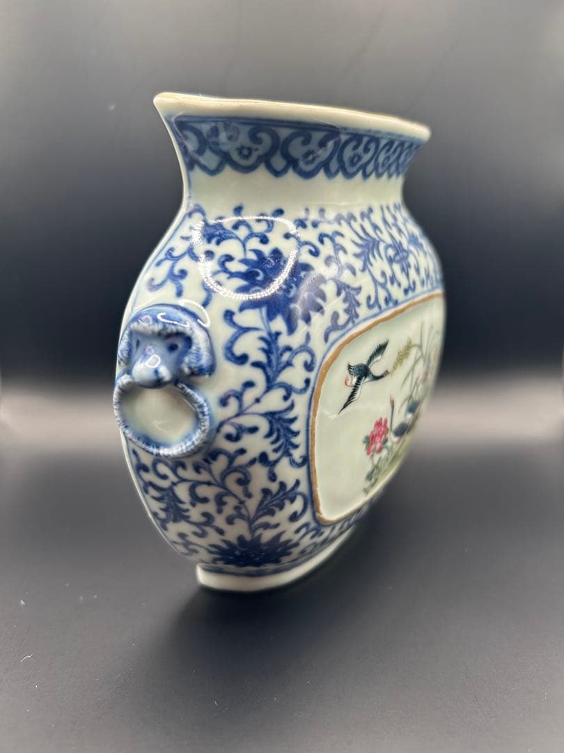 【蔵出し】中国古玩 道光年製 粉彩 牡丹花鳥紋 獣耳壁瓶 飾壺 重量394g