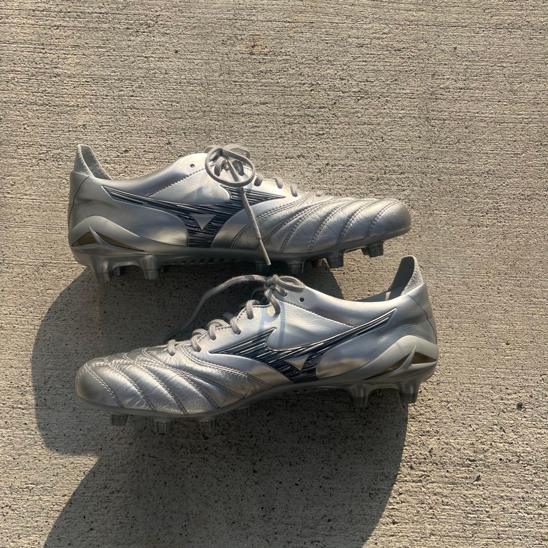 Mizuno Morelia neo4サッカーシューズ シルバー26.5