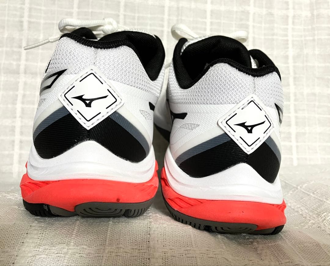 MIZUNO ウェーブファング2 24.0 バドミントンシューズ 使用回数極少