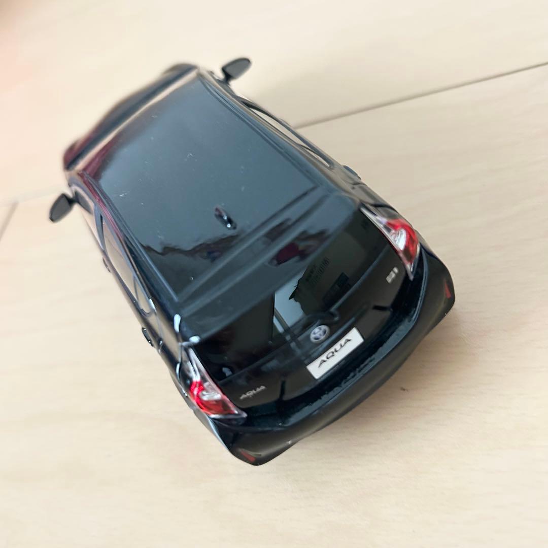 アクア AQUA ミニカー ブラック　店頭展示用 トヨタ TOYOTA