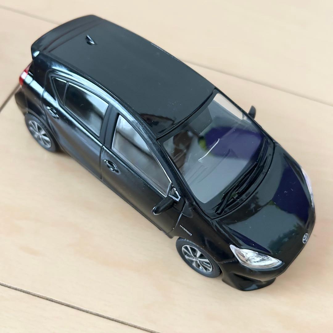 アクア AQUA ミニカー ブラック　店頭展示用 トヨタ TOYOTA