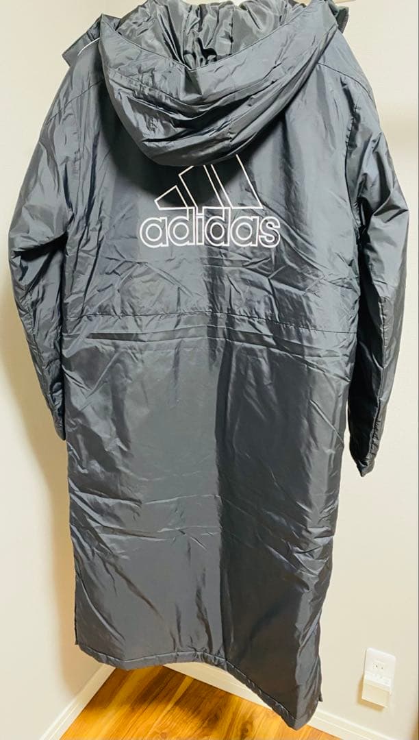 新品 未使用　adidas アディダス ベンチコートブラック 黒M