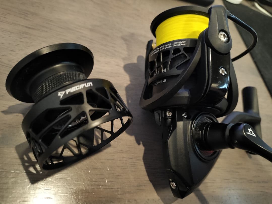 ピシファン CarbonX 4000 予備スプール＆1.2号PEライン付き