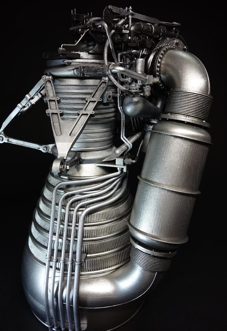 ロケットダイン社製 H-1 ロケットエンジンモデル完成品