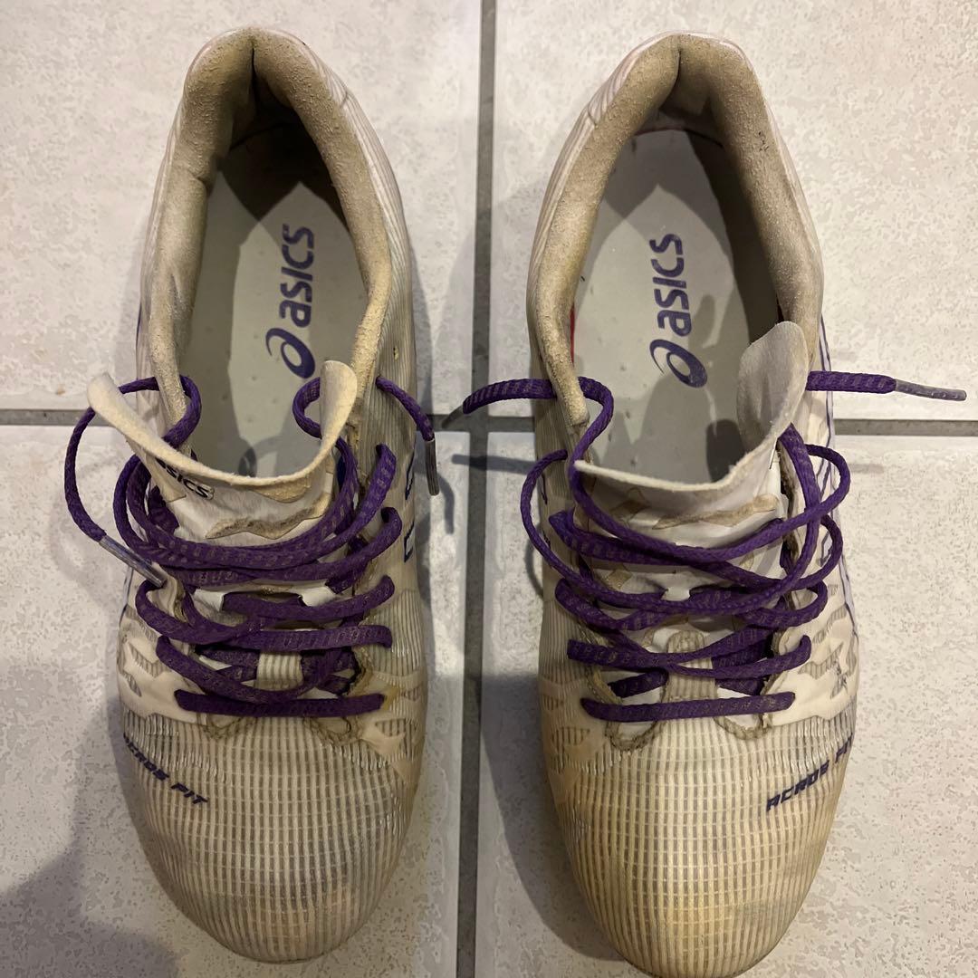 asics アクロスフィット　サッカースパイク　ホワイト/パープルサイズ24.5