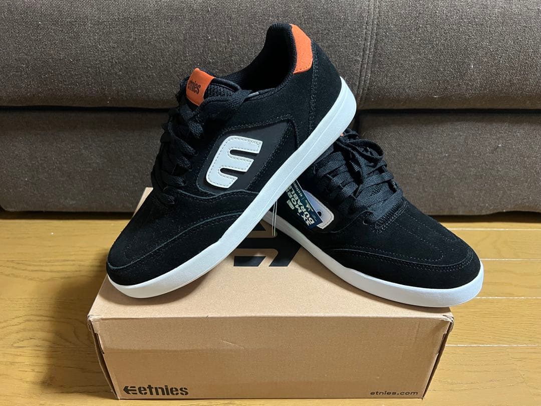 etnies スエードスニーカー 黒/オレンジ