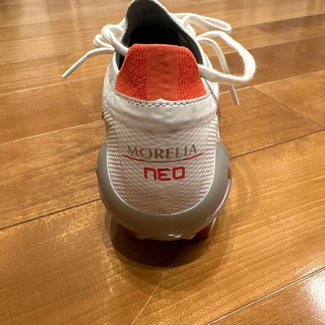MORELIA NEO4 β JAPAN 26.5 ホワイト/レッド　美品