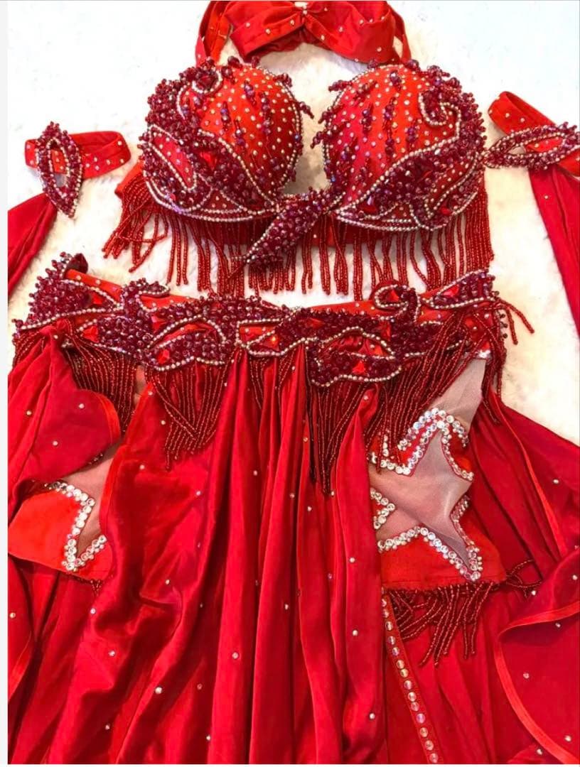 エジプト製有名ブランドyasser真紅の豪華で素晴らしいベリーダンス衣装新品‼️
