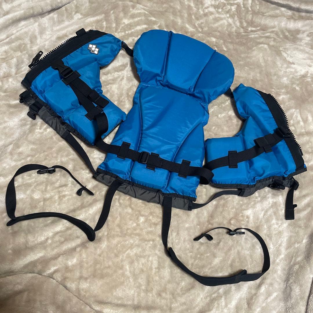 美品 ２回使用 モンベル ライフジャケット 子供用 おまけで大人用 2着セット