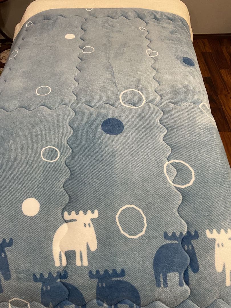 moz シングルあったか掛け布団 150cm x 200cm トナカイデザイン