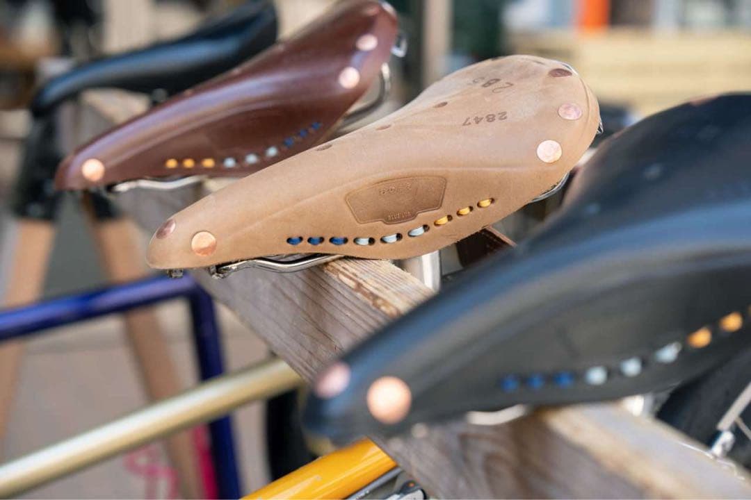 BROOKS × BLUE LUG ”B17 ナチュラル