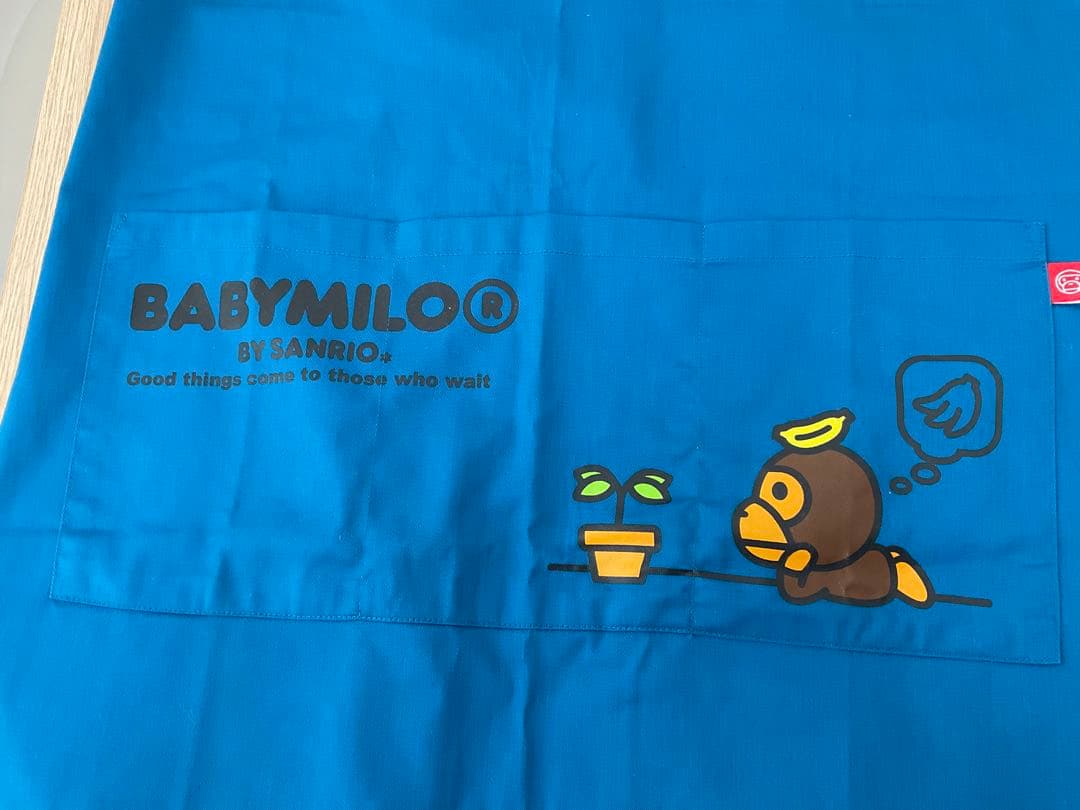 新品　エプロン　BABYMILO 超激レア　入手困難品　大人用