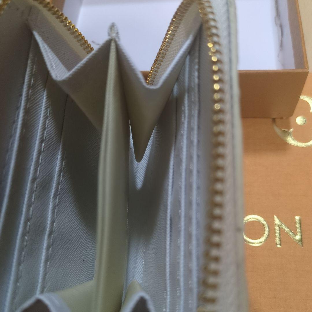 Louis Vuitton ケースホワイト