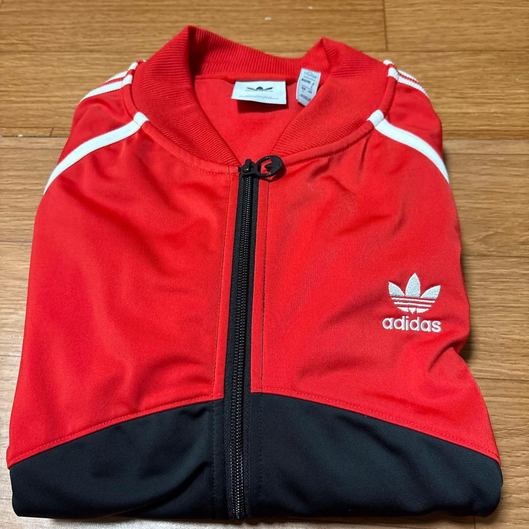 本日セール最終日adidasジップジャージ赤と黒セットアップ