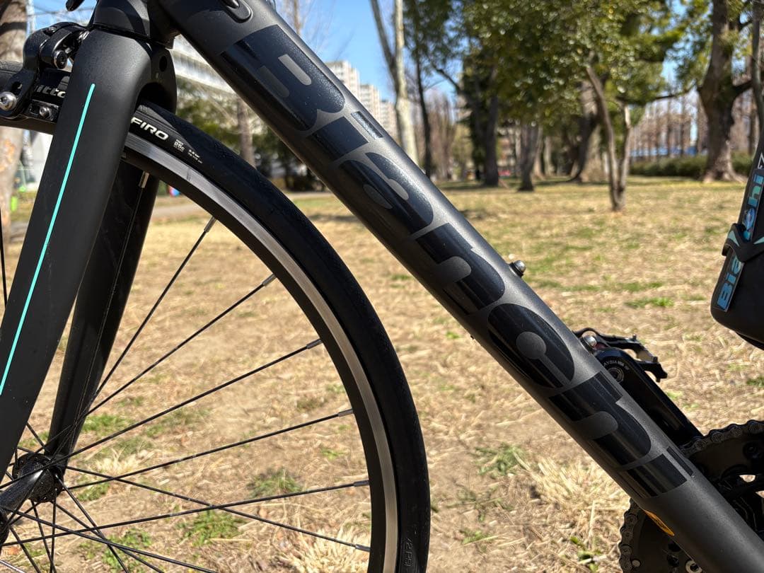 KT　Bianchi ロードバイク ブラック 700C美品
