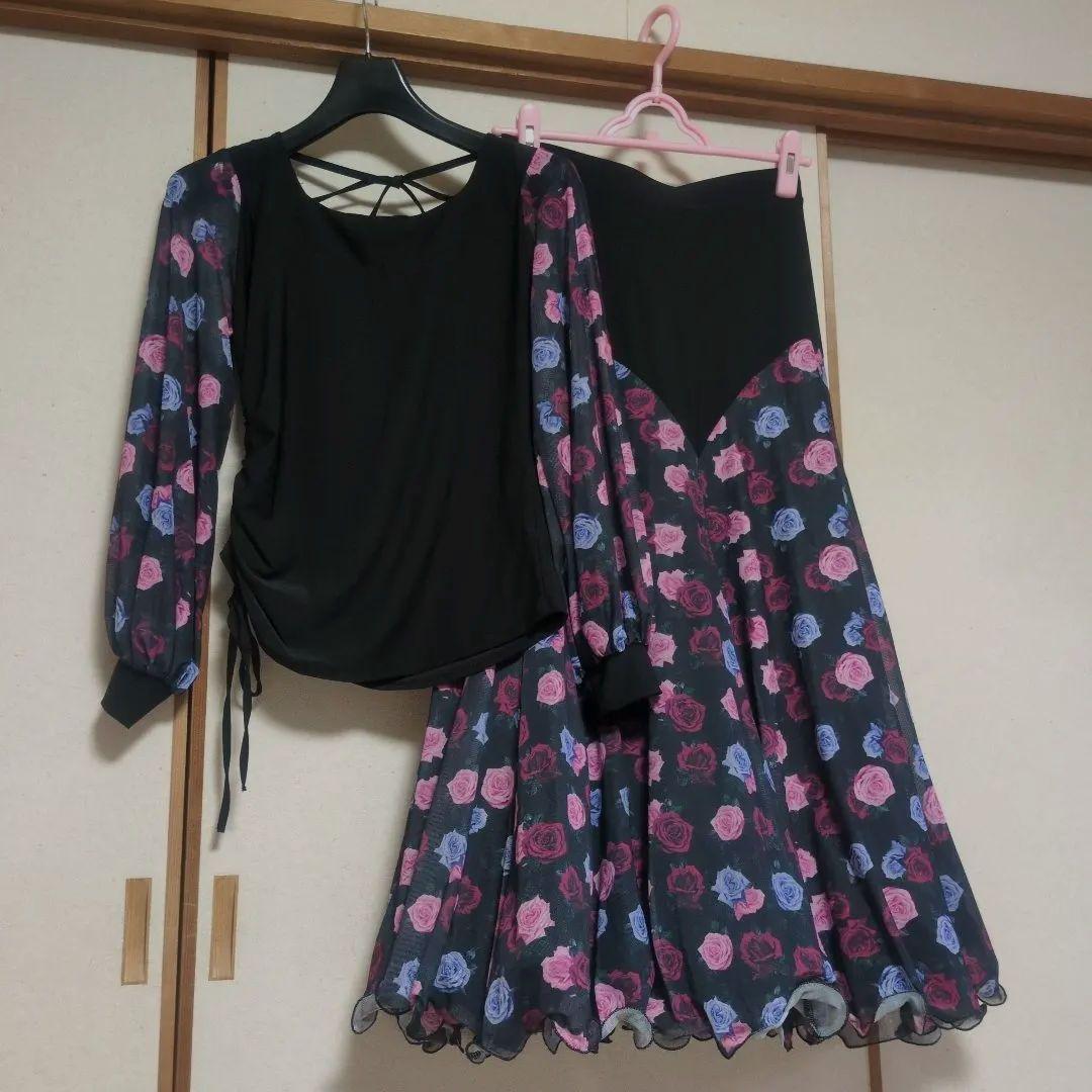 社交ダンス用ドレス 黒と花柄　セットアップ