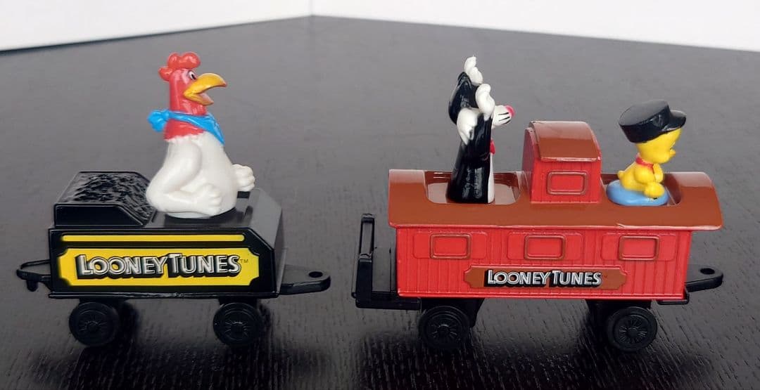 LOONEY TUNES ルーニー・テューンズ ダイキャストメタルトレイン 列車