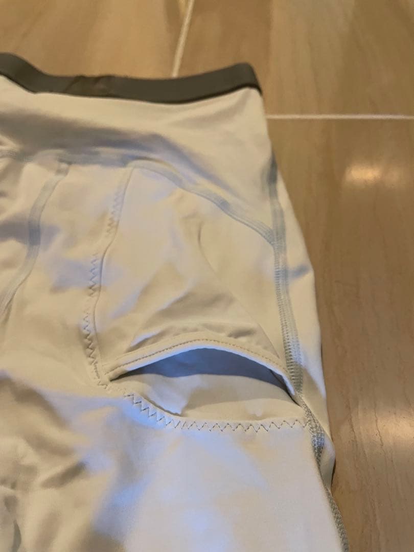 c3fitパフォーマンスロングタイツSサイズ白ボールポケット両サイド有り